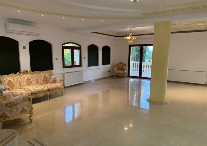 Image No.3-6 Bed House for sale