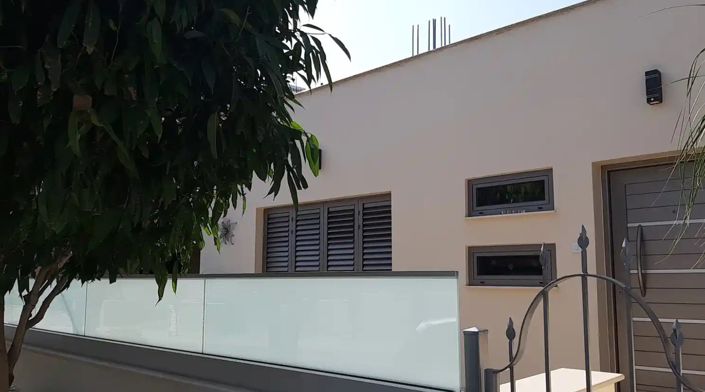 Image No.1-2 Bed House for sale