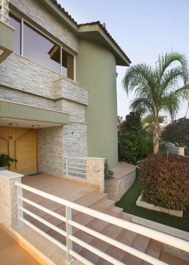 Image No.2-5 Bed House for sale