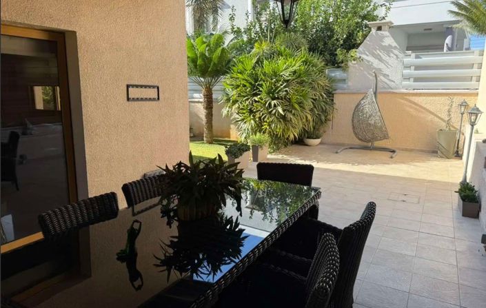 Image No.4-4 Bed House for sale