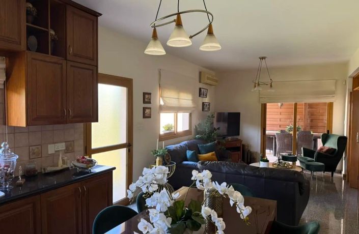 Image No.6-4 Bed House for sale