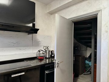 f244d697-1d73-437c-87d8-0f515bf7e8ca