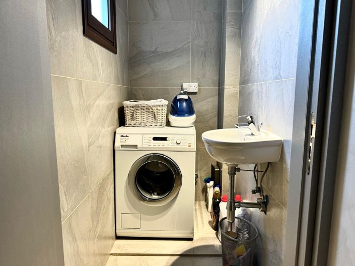 Image No.9-4 Bed House for sale