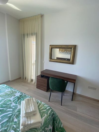 Image No.21-3 Bed Apartment for sale