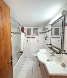 eb52cb17-4f40-42b0-abb8-80308ea9e25a