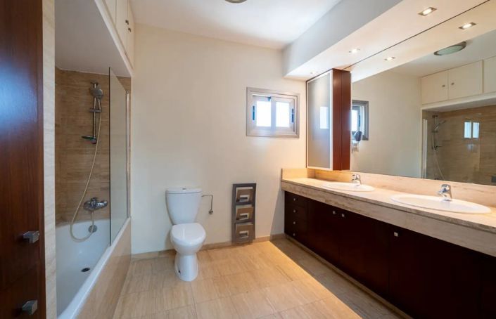 Image No.7-3 Bed Apartment for sale