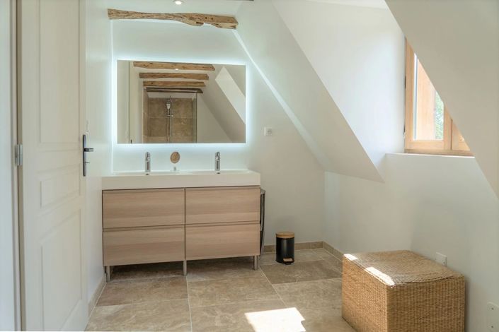 Image No.20-7 Bed House for sale