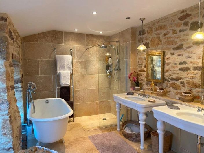 Image No.12-6 Bed House for sale