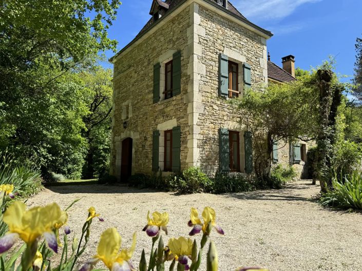 Image No.2-4 Bed House for sale