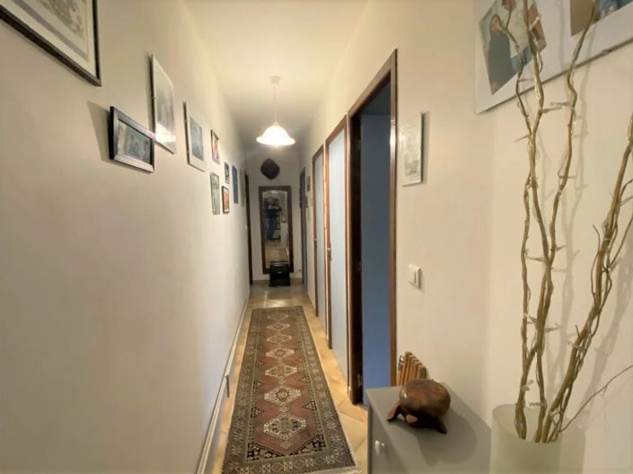 Image No.11-3 Bed House for sale