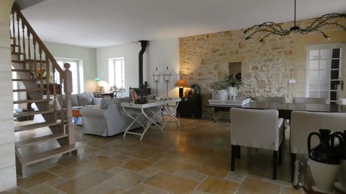 Image No.5-7 Bed House for sale