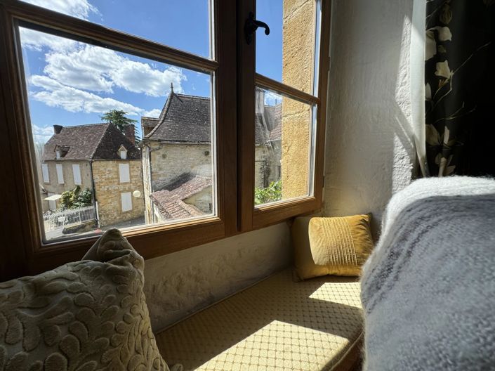 Image No.14-3 Bed House for sale