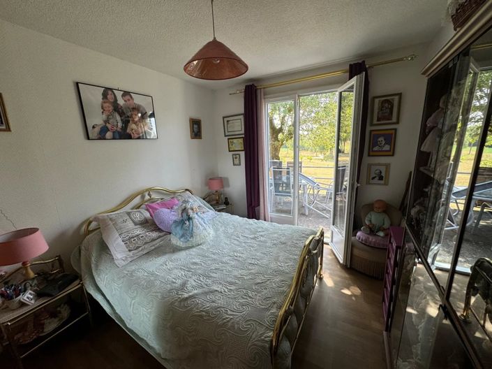 Image No.8-5 Bed House for sale