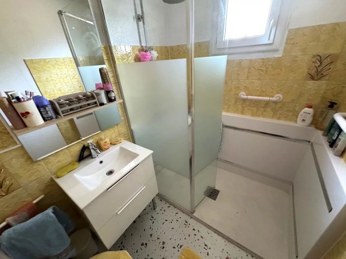 Image No.9-5 Bed House for sale