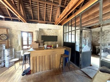 1 - Cahors, House