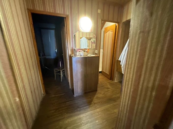 Image No.5-2 Bed House for sale