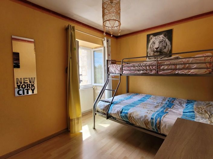 Image No.8-5 Bed House for sale