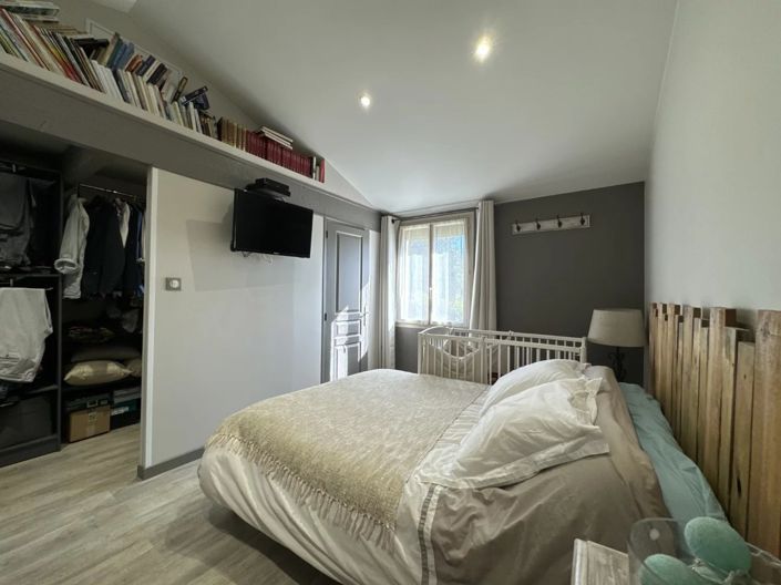 Image No.11-4 Bed House for sale