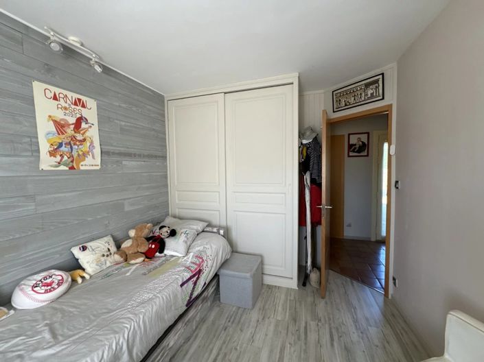 Image No.9-4 Bed House for sale