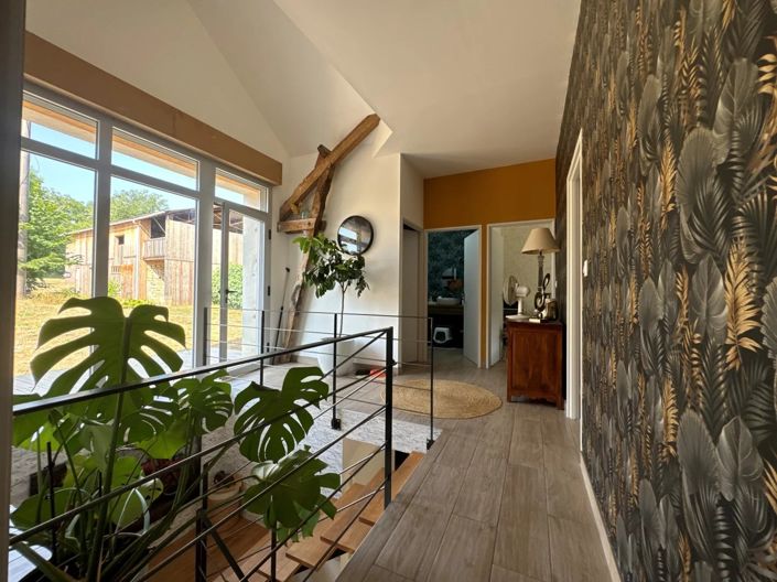 Image No.11-6 Bed House for sale