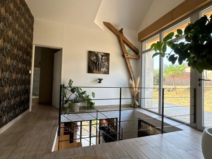 Image No.12-6 Bed House for sale