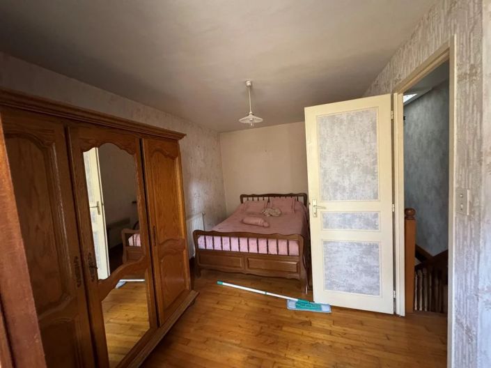 Image No.8-3 Bed House for sale