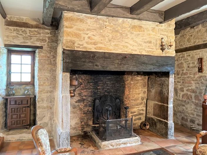 Image No.15-6 Bed House for sale