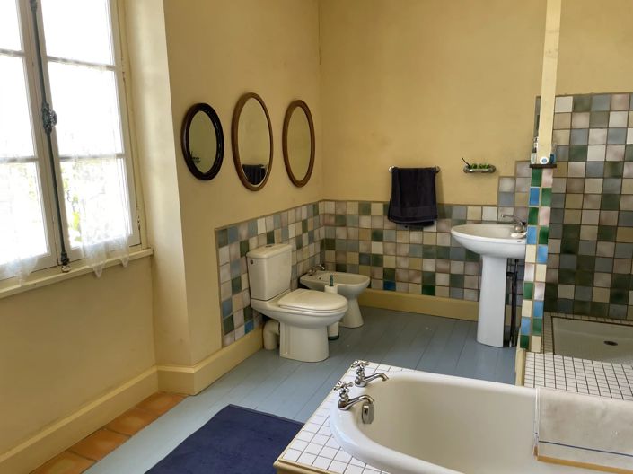 Image No.12-6 Bed House for sale