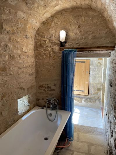 Image No.24-6 Bed House for sale