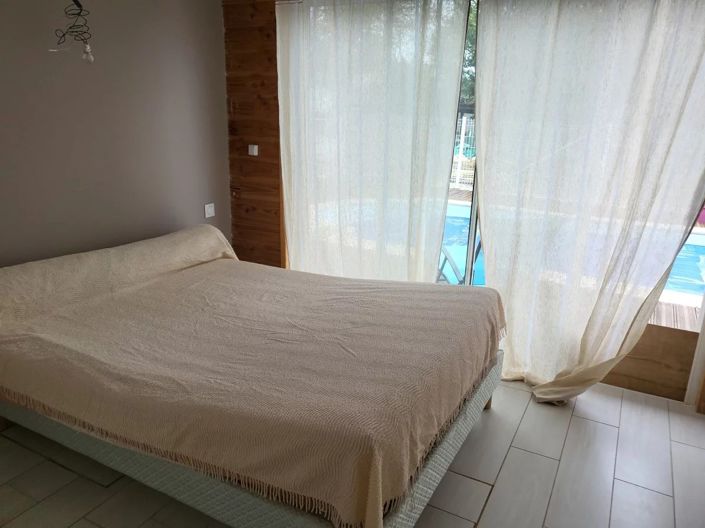 Image No.10-6 Bed House for sale