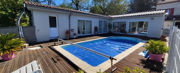 Image No.8-6 Bed House for sale