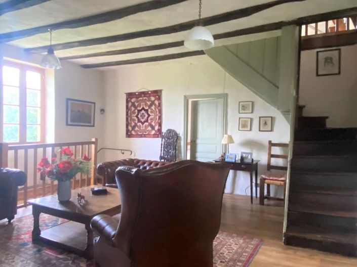 Image No.17-6 Bed House for sale