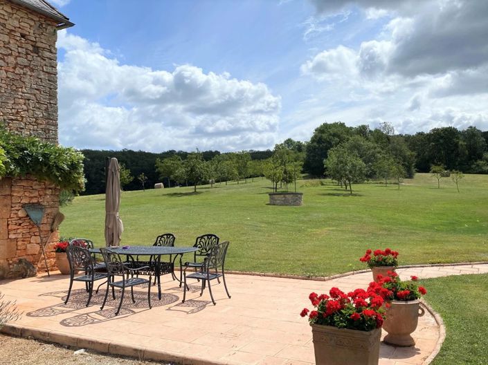 Image No.9-6 Bed House for sale