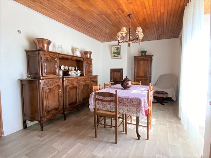 Image No.8-3 Bed House for sale