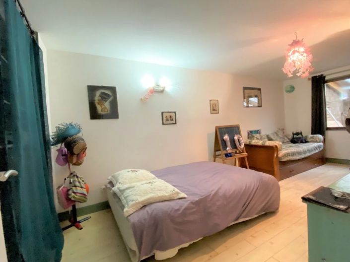 Image No.10-5 Bed House for sale