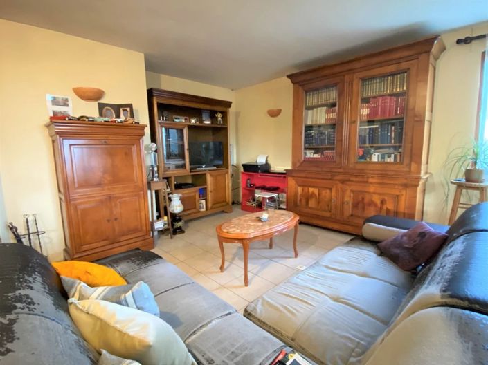 Image No.17-5 Bed House for sale