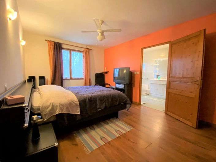 Image No.22-5 Bed House for sale