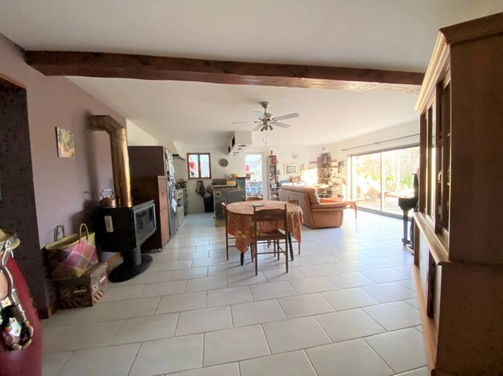 Image No.8-5 Bed House for sale