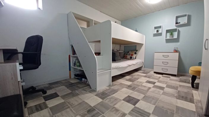 Image No.10-3 Bed House for sale