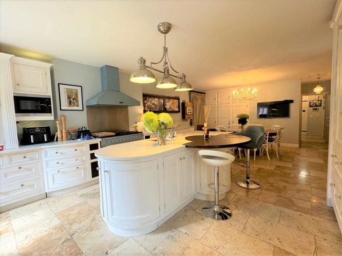 Image No.13-6 Bed House for sale