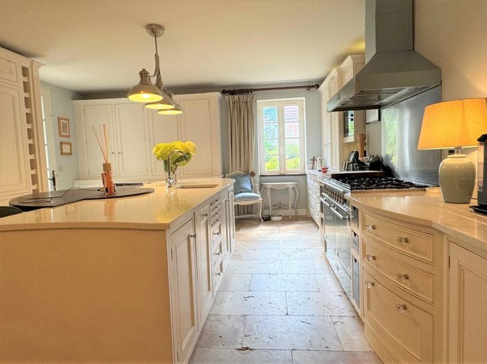 Image No.15-6 Bed House for sale