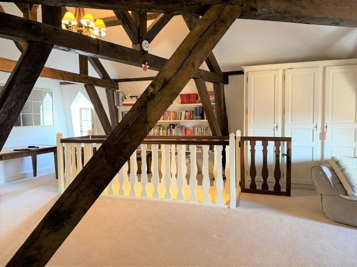 Image No.17-6 Bed House for sale