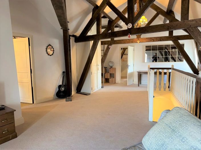 Image No.19-6 Bed House for sale