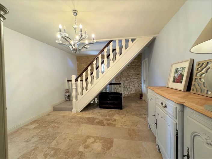 Image No.20-6 Bed House for sale