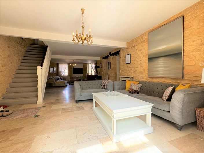 Image No.24-6 Bed House for sale