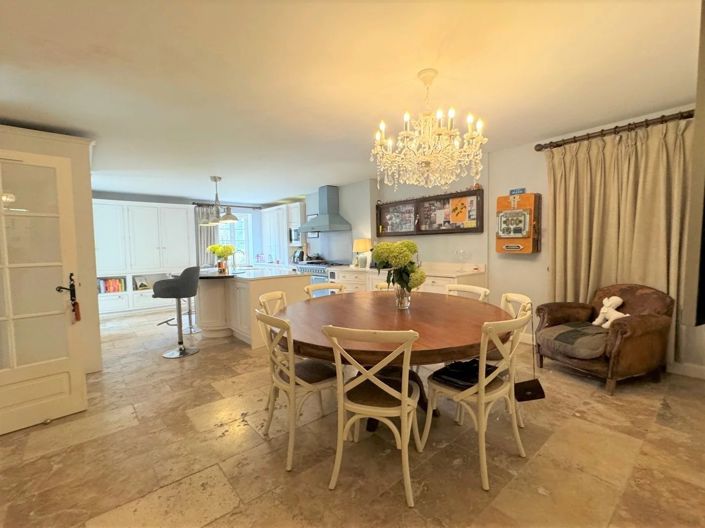 Image No.26-6 Bed House for sale