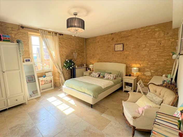 Image No.30-6 Bed House for sale