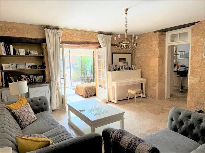 Image No.9-6 Bed House for sale