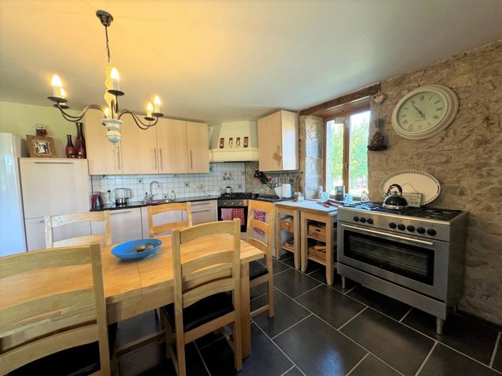 Image No.10-3 Bed House for sale