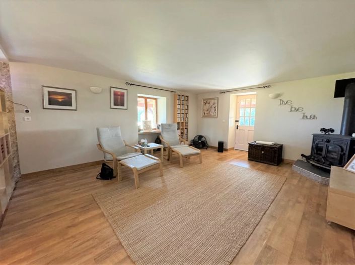 Image No.9-3 Bed House for sale